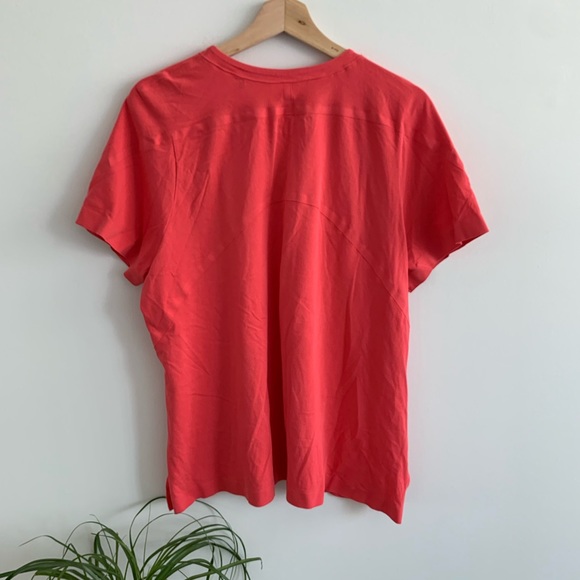 Under Armour - Pink Short Sleeve Workout Top - Picture 6 of 7